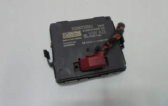 Volkswagen PASSAT B8 Gateway control module