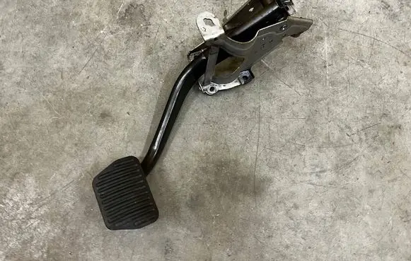 Land Rover Discovery 5 Brake pedal HPLA2D094AA