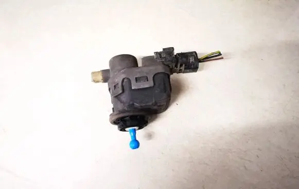 Nissan Primera Headlight level adjustment motor 