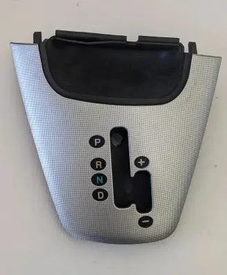 Hyundai Tucson JM Gear shifter surround trim plastic 846482E000 846462E000 846512E600