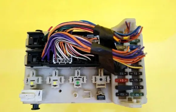 Ford Mondeo MK II Fuse box set 93BG-14K150-AC