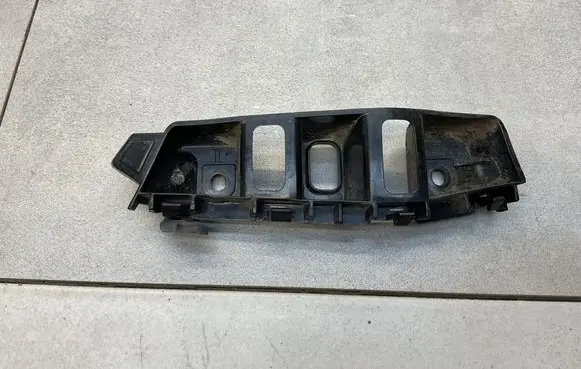 Volkswagen Touareg II Front bumper mounting bracket 7P6807184F
