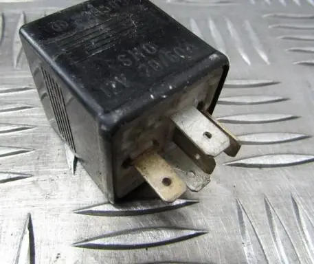 Audi A8 S8 D3 4E Other relay 8a0951253a