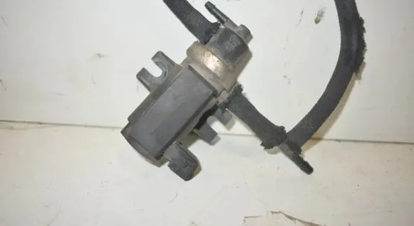 Seat Alhambra (Mk1) Turbo solenoid valve 1H0906627