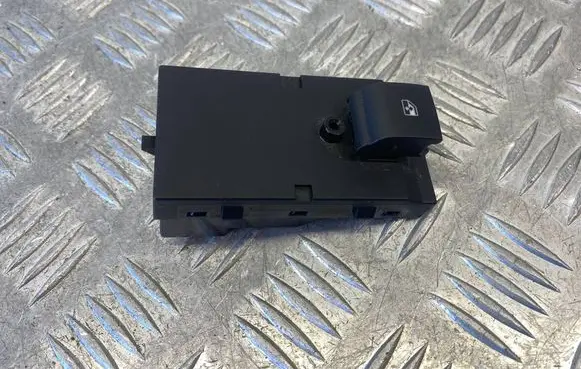 Opel Mokka Electric window control switch 13301886