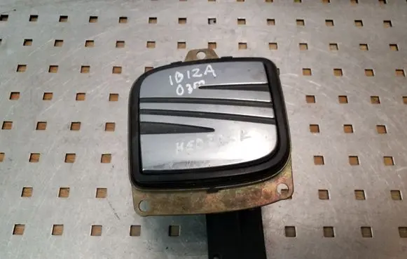 Seat Ibiza III (6L) Loading door exterior handle 6L6827573D