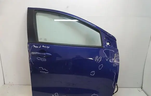 Toyota Yaris XP210 Front door