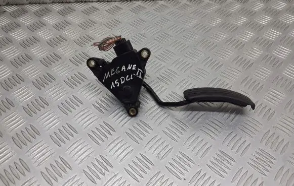 Renault Megane II Accelerator pedal position sensor 8200153270--B