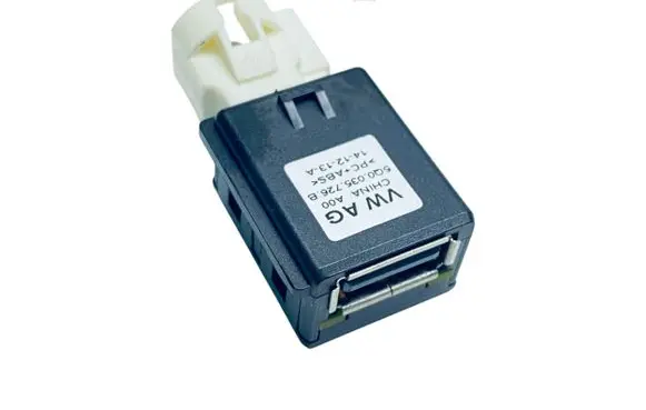 Skoda Fabia Mk3 (NJ) USB socket connector 5Q0035726B
