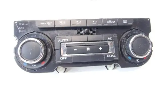 Skoda Octavia Mk2 (1Z) Climate control unit 3T0907044BD