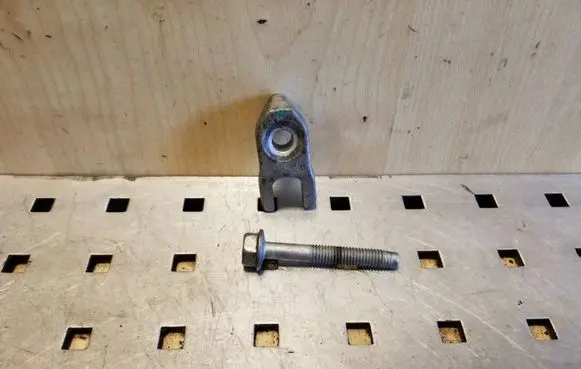 Opel Antara Fuel Injector clamp holder