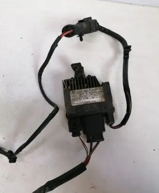 Audi A4 S4 B7 8E 8H Coolant fan relay 8E0959501P