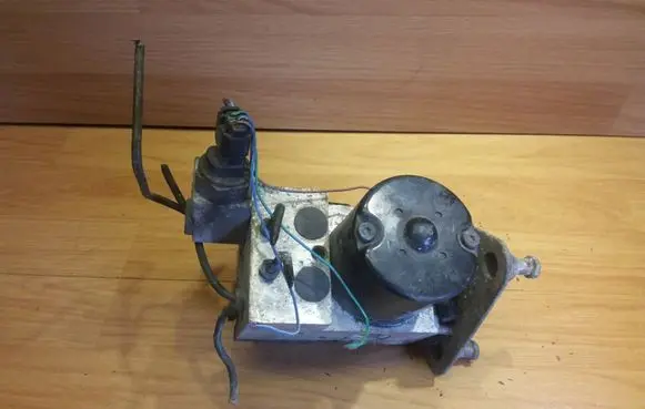 Mercedes-Benz A W168 ABS Pump A0034317412