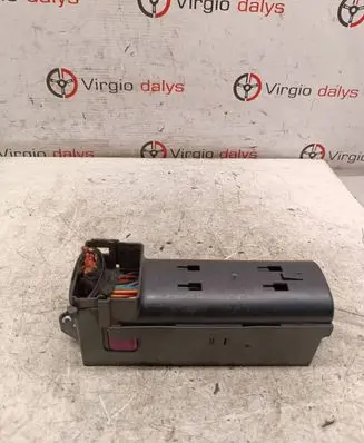 Volkswagen Golf V Fuse box set 1T1937615B