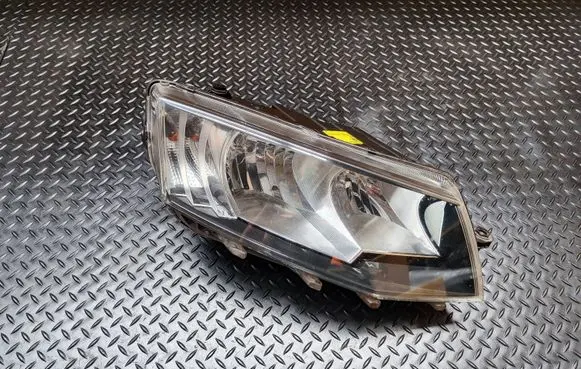Skoda Octavia Mk3 (5E) Headlight/headlamp 5E2941016