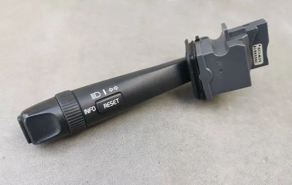 Volvo V70 Indicator stalk 30658618