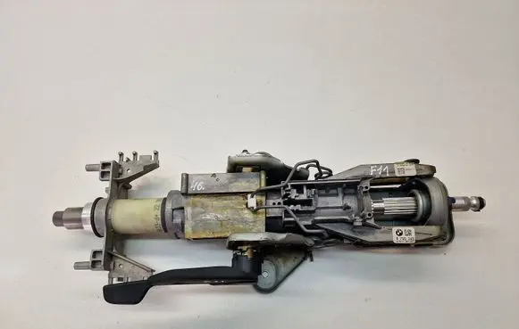 BMW 5 F10 F11 Steering wheel axle 6795345