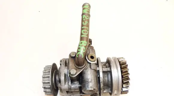 Volkswagen Touareg I Power steering pump 7H0422153