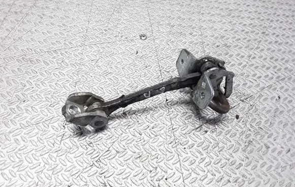 Opel Omega B2 Rear door check strap stopper