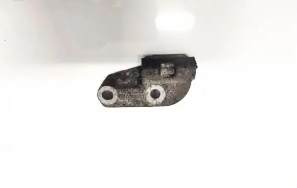 Opel Vectra A Engine mounting bracket 90448773
