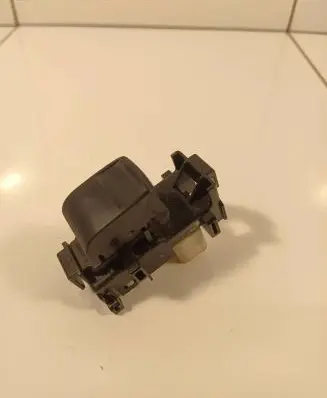 Toyota Auris 150 Electric window control switch 1928296