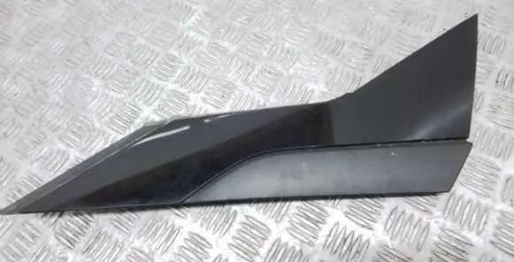 BMW i3 Front door glass trim molding 7453547