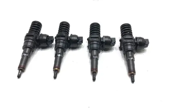 Volkswagen Golf V Fuel injectors set 