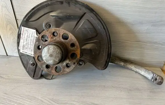 Mercedes-Benz E W211 Front wheel hub spindle knuckle