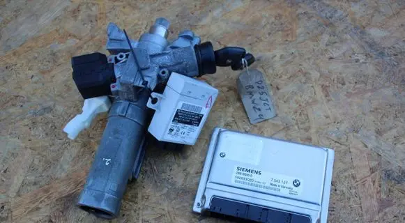 BMW X3 E83 Engine ECU kit and lock set 7543157