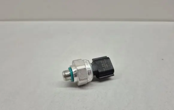 Renault Captur II Air conditioning (A/C) pressure sensor 921367866R
