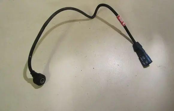 Audi A4 S4 B7 8E 8H Detonation knock sensor 06C905377