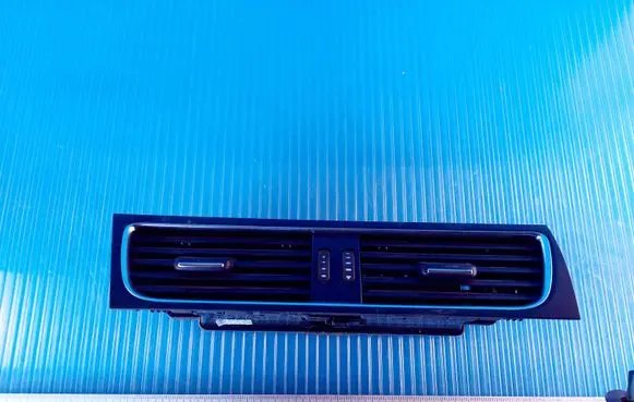 Audi A4 S4 B8 8K Dash center air vent grill 8T1820951B