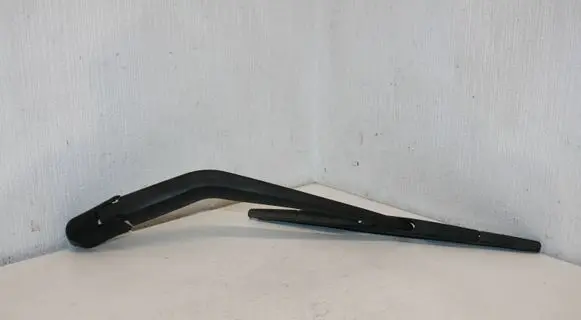 Nissan Note (E12) Rear wiper blade arm A0621