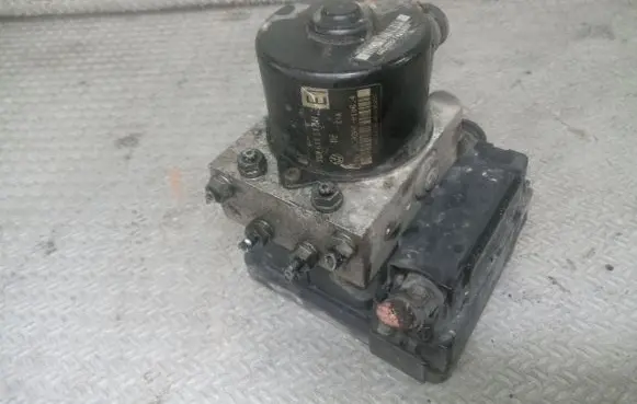 Volkswagen Touran I ABS Pump 1K0907379K 1K0614517H