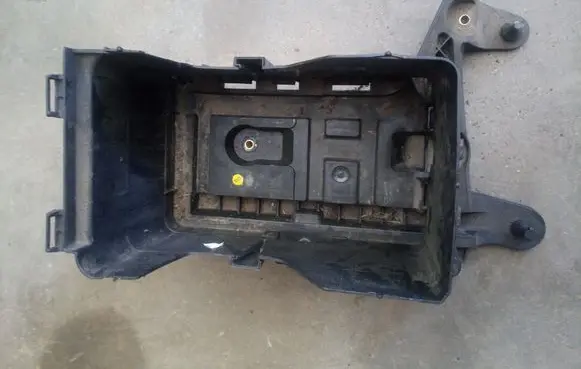 Skoda Superb B6 (3T) Battery tray 1K0915333