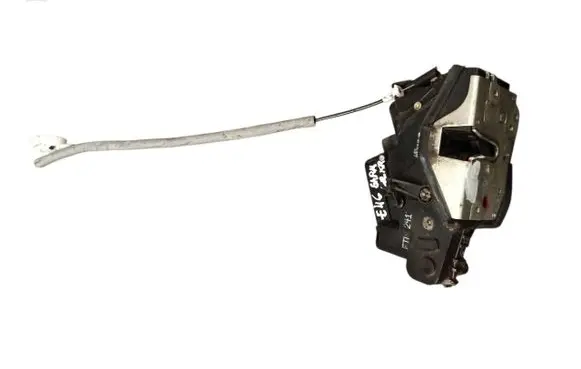 BMW 3 E46 Front door lock 7011