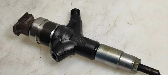 Subaru Outback Fuel injector 16613AA030 07L06413 DENS00250