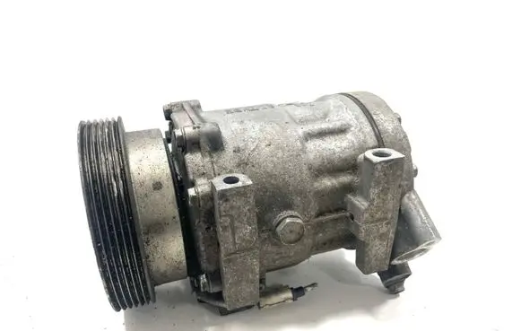 Renault Modus Air conditioning (A/C) compressor (pump) 8200600135 0378603724 SD7V16