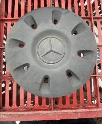 Mercedes-Benz Vito Viano W639 Original wheel cap A6394010825