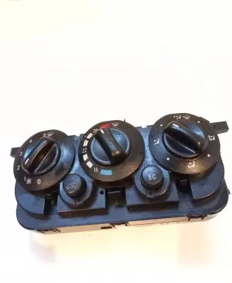Mercedes-Benz A W168 Climate control unit 1688301285 112201
