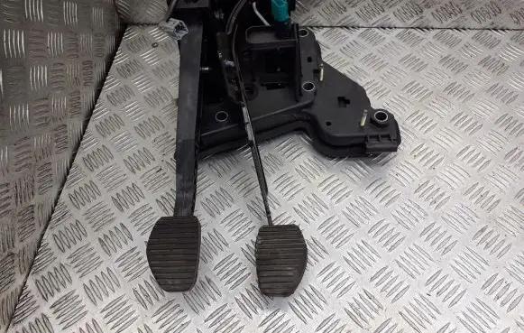 Peugeot 407 Brake pedal 9654164880