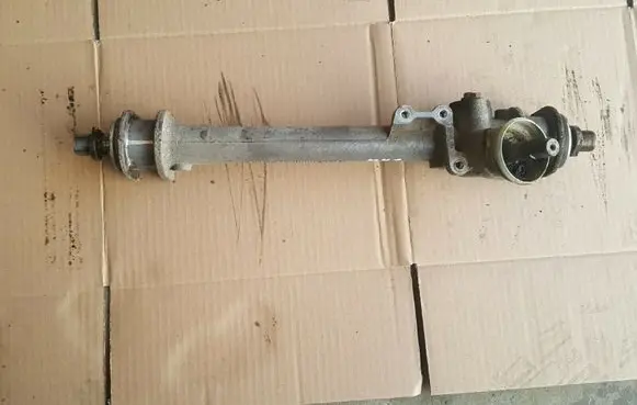Volkswagen Jetta II Steering rack 357419105