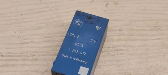 BMW 5 E39 Other relay 61351383417