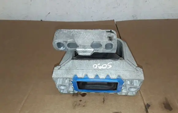 Skoda Yeti (5L) Engine mount bracket 1K0199262
