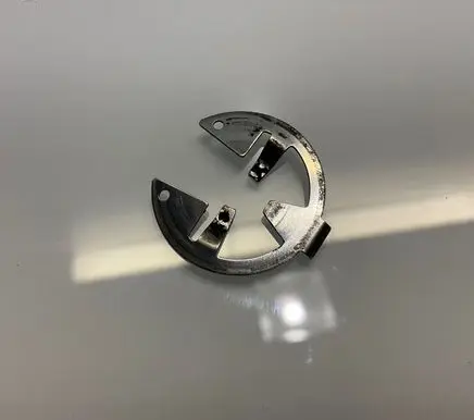 Mercedes-Benz E W211 Gear shift cable bracket A0009945060 0009945060