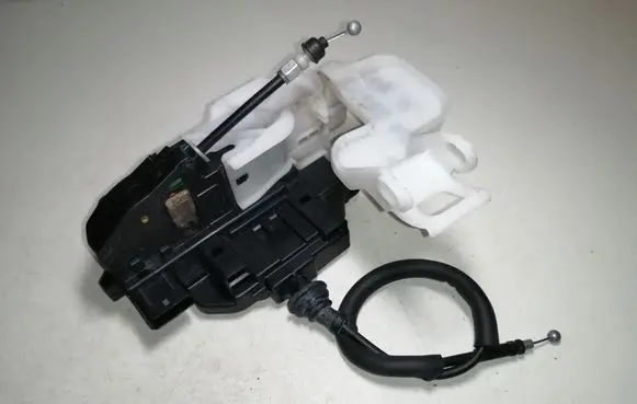 KIA Ceed Front door lock