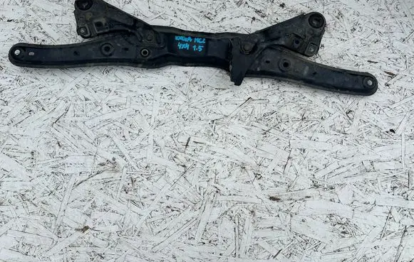 Ford Kuga II Front strut bar 