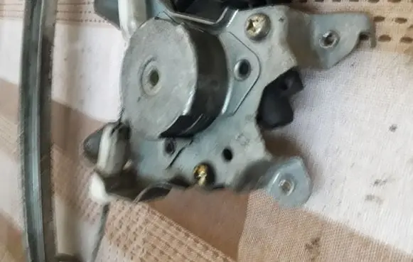 Nissan Altima Rear door window regulator with motor