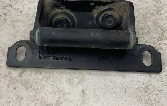 Volvo XC90 Tailgate/trunk/boot hinge 9483797 16037