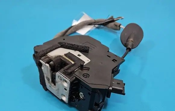 Renault Clio IV Rear door lock 825015591R IMPRK1555534